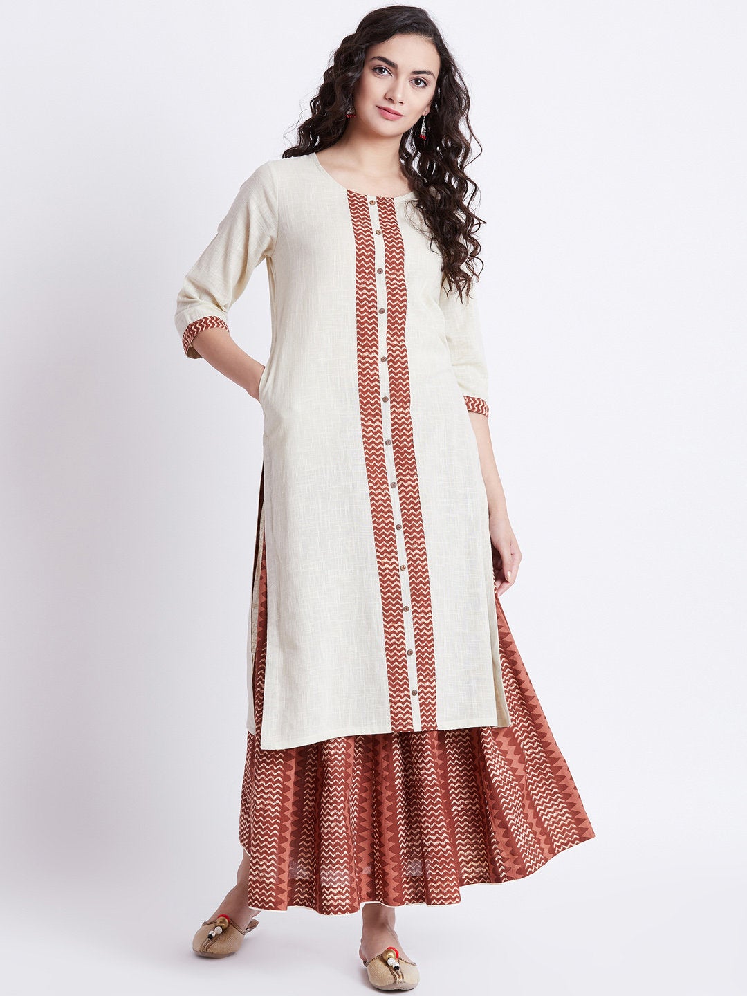 Buy Ishin Women's Rayon Maroon Yoke Embroidered Straight Kurta Skirt  Dupatta Set Online – ISHIN FASHIONS